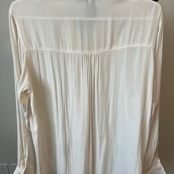 Smythe blouse size small in cream Color. Never worn. - Picture 4 of 4